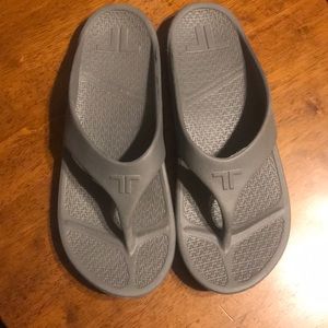 Telic Flip Flops, size 2XL or size 11